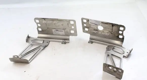 BMW M3 e92 Fender mounting bracket 8042081 8042082
