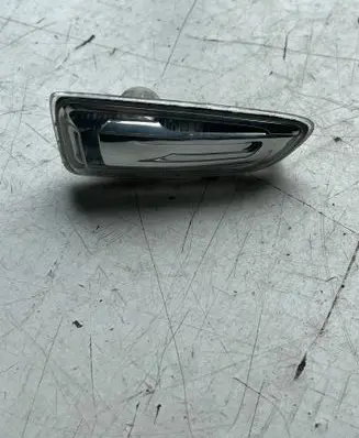 Opel Zafira C Front fender indicator light 13491089 361531665