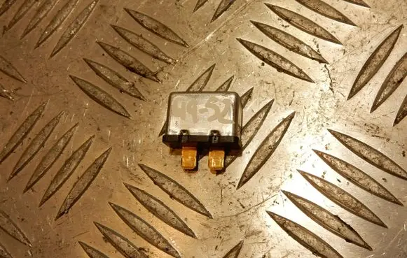 Audi A6 S6 C6 4F Other relay 44937105 4952
