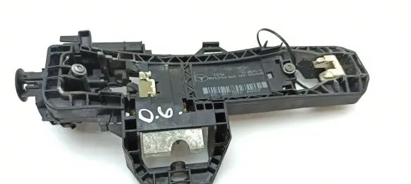 Rear door exterior handle/bracket