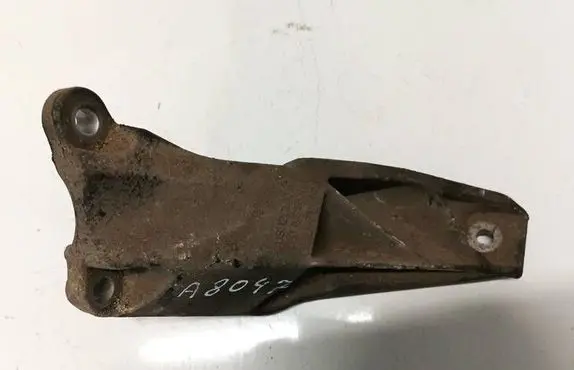 Audi A6 S6 C6 4F Engine mounting bracket 4F0199307R