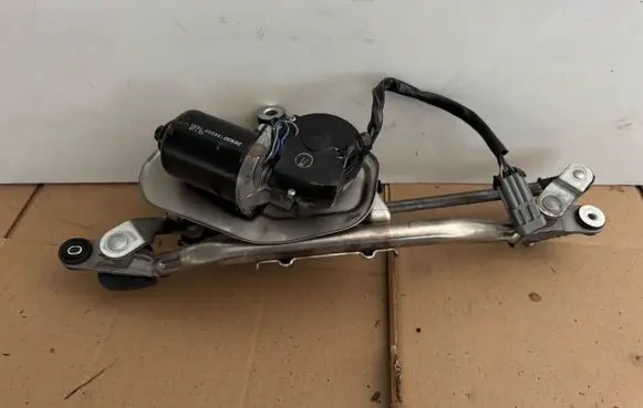Maserati GranTurismo Front wiper linkage and motor 1592007630