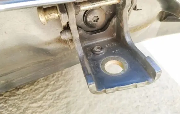Citroen C5 Rear door lower hinge