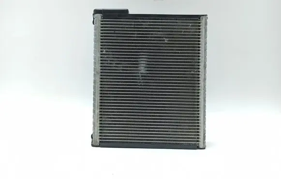 Mercedes-Benz B W246 W242 Air conditioning (A/C) radiator (interior) CZ116577140 2468300084 A2468300084