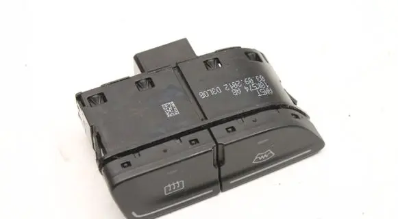 Ford Focus Windscreen/window heater switch AM5T18K574AB