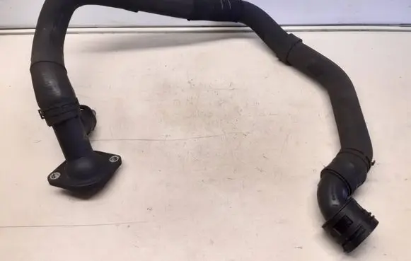 Volkswagen PASSAT B6 Engine coolant pipe/hose 03G121121D