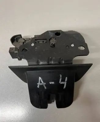 Audi A4 S4 B7 8E 8H Tailgate/trunk/boot lock/catch/latch 8P4827505C