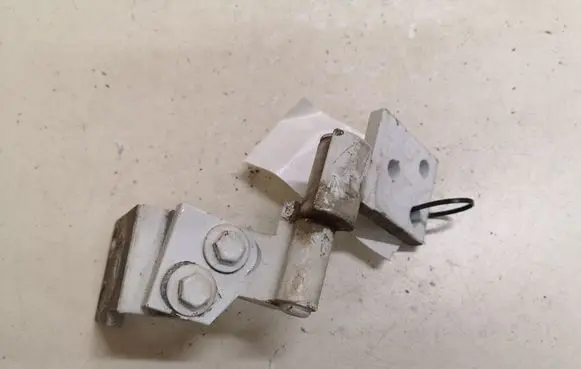 Peugeot Partner Loading door lower hinge