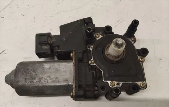 Audi A3 S3 8L Front door window regulator motor 119024113
