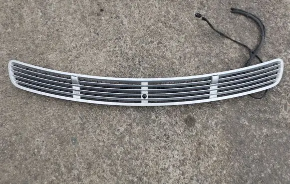 Mercedes-Benz CLS C219 Bonnet/hood grill 2118800005 SP396270