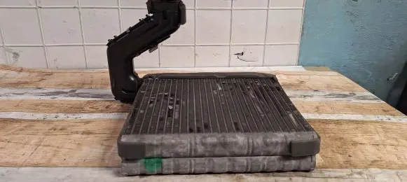 Air conditioning (A/C) radiator (interior)
