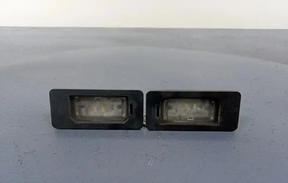 BMW 1 F40 Number plate light 9481842