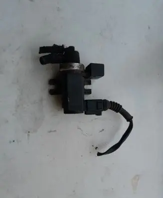 Audi A4 S4 B6 8E 8H Turbo solenoid valve 8E0906628