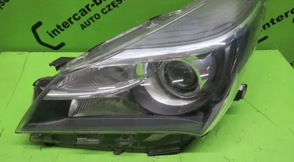 Toyota Yaris Headlight/headlamp
