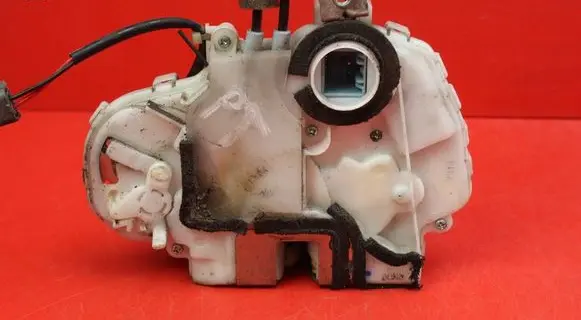 Honda Legend Rear door lock