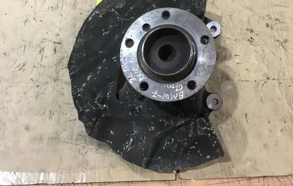BMW 7 E65 E66 Front wheel hub 6753461