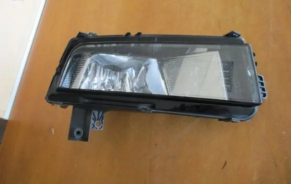 Volkswagen Touran III Front fog light
