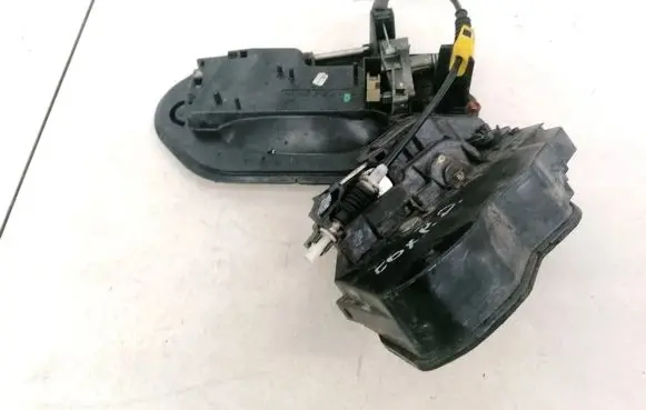 BMW X3 E83 Front door lock 7154628