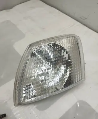 Volkswagen PASSAT B5 Front indicator light 185104B