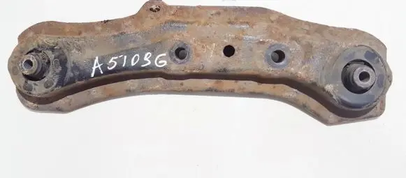 Honda CR-V Engine mount bracket