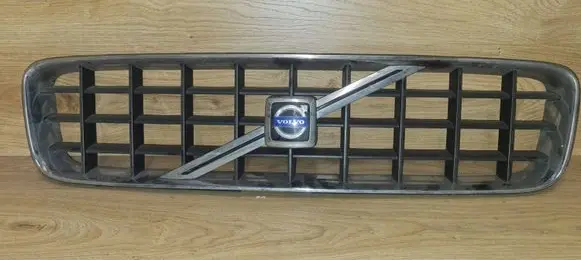 Volvo XC90 Front grill 8620641