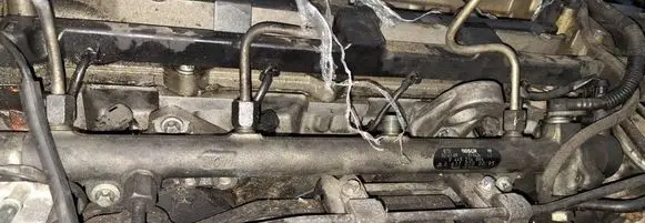 Chrysler PT Cruiser Fuel main line pipe 0445214004 611070095