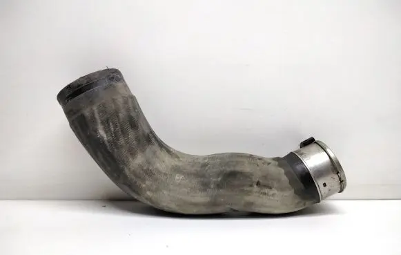 Volvo V70 Intercooler hose/pipe 31370445