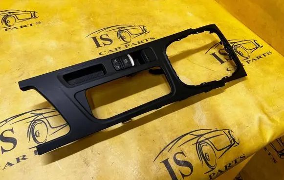 Renault Megane IV Other center console (tunnel) element 3347001IND 3347006IND