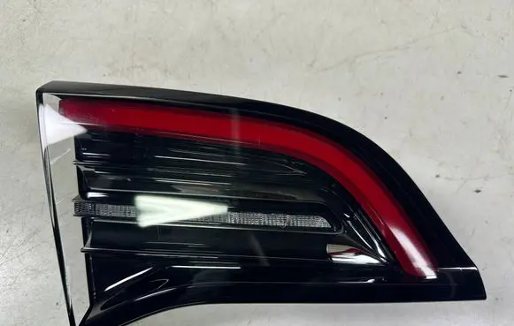 Tesla Model 3 Tailgate rear/tail lights 150208800B V2121412345678A