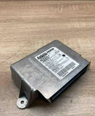 Renault Megane II Airbag control unit/module 8200337245 6039858800