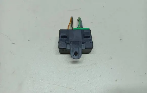 Volvo S80 Seat heating relay 8697318