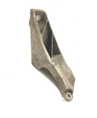 Audi A6 S6 C6 4F Engine mounting bracket 4F0199307R