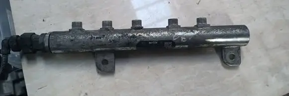 Opel Zafira B Fuel main line pipe 0445214095