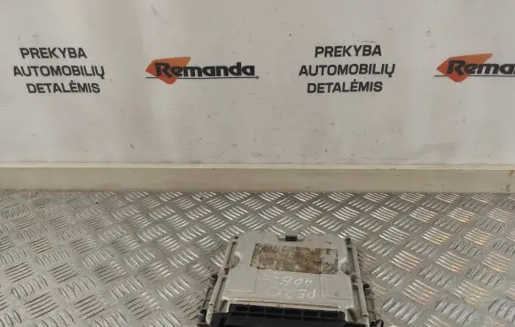 Peugeot 406 Engine control unit/module 9635156580 0281001977 EDC15C2