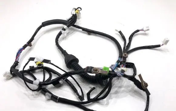 Lexus LBX Front door wiring loom 821525C721
