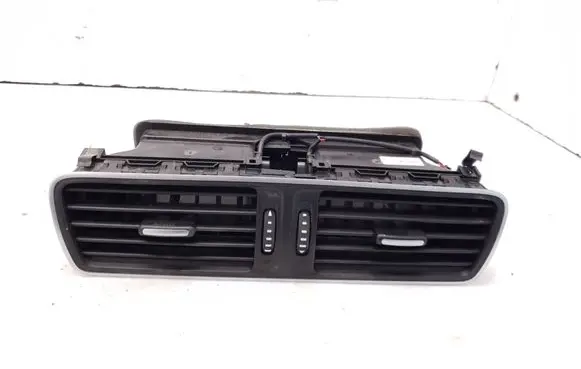 Volkswagen PASSAT B7 Dash center air vent grill 3AB819728A