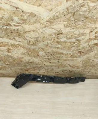 Rear bumper mounting bracket