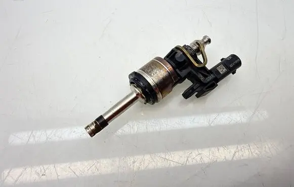 Volkswagen Golf VIII Fuel injector 05E036K 026150007R