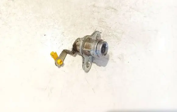 Toyota Hilux (AN10, AN20, AN30) Front door lock (next to the handle) 