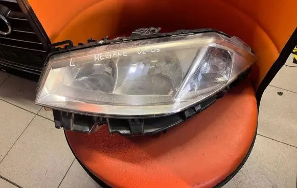 Renault Megane II Headlight/headlamp 7701064018 89306995