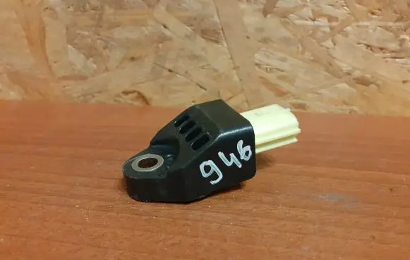 Toyota Prius (XW30) Airbag deployment crash/impact sensor 8983175010 946