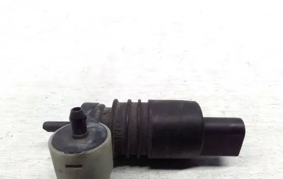 Audi A3 S3 8P Windscreen/windshield washer pump