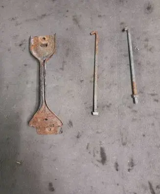 Subaru Legacy Battery bracket 