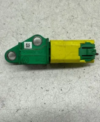Volkswagen Golf V Airbag deployment crash/impact sensor 1K0909606 5WK43273