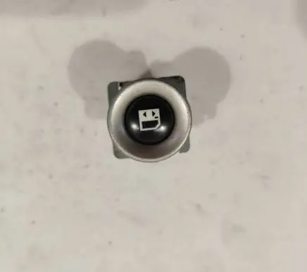 Tailgate opening switch