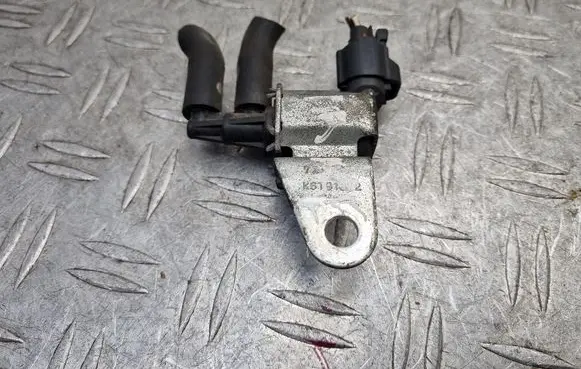 Subaru Impreza II Turbo solenoid valve K5T48479 7Z18