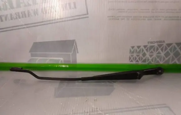 Volkswagen PASSAT B5 Front wiper blade arm 183139