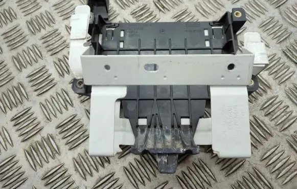 Volvo XC60 Engine control unit holder 30729835