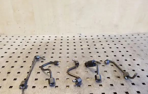 Opel Zafira C Fuel line pipe