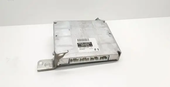 Toyota Corolla Verso AR10 Engine control unit/module 896610F010 MB1758006463
